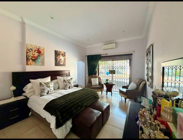 5 BEDROOM FREEHOLD FOR SALE IN MEER EN SEE